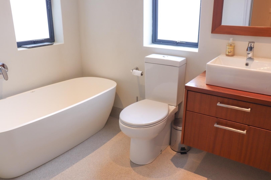 To Let 6 Bedroom Property for Rent in Voelklip Western Cape